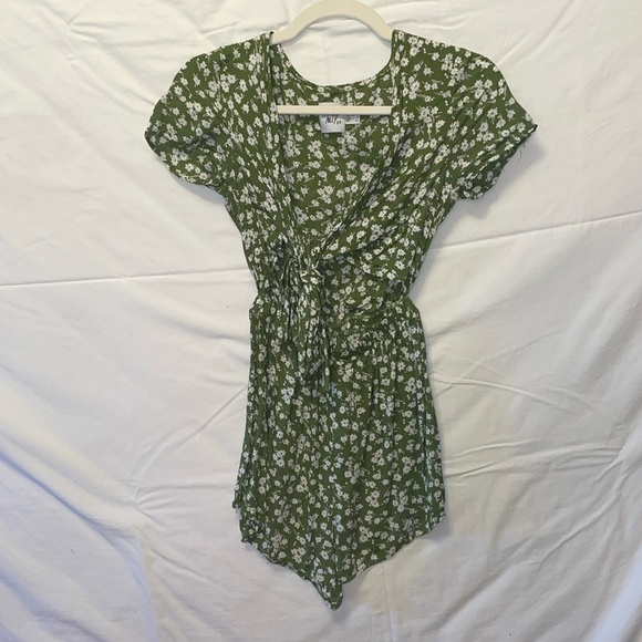 Princess Polly | Ragnar Tie Front Romper Green | Size US 2 - Picture 2 of 4